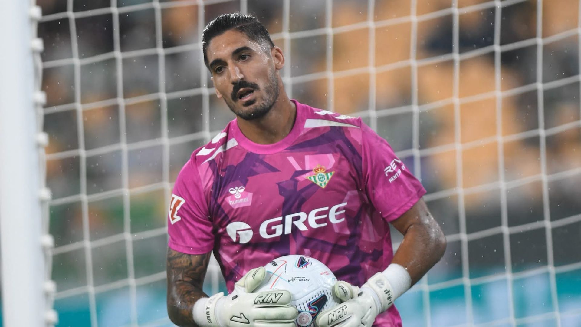 Álvaro Valles, ante el Barça