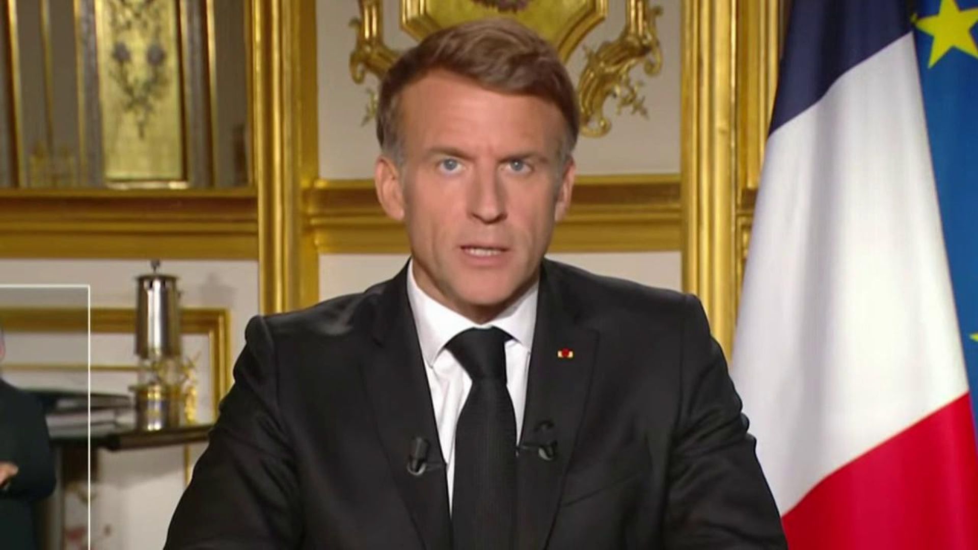 Emmanuel Macron culpa a la ultraizquierda del caos e insta a los prefectos a "prohibir ciertas reuniones" tras la "violencia desenfrenada" en las calles Emmanuel Macron culpa a la ultraizquierda del caos e insta a los prefectos a "prohibir ciertas reuniones" tras la "violencia desenfrenada" en las calles