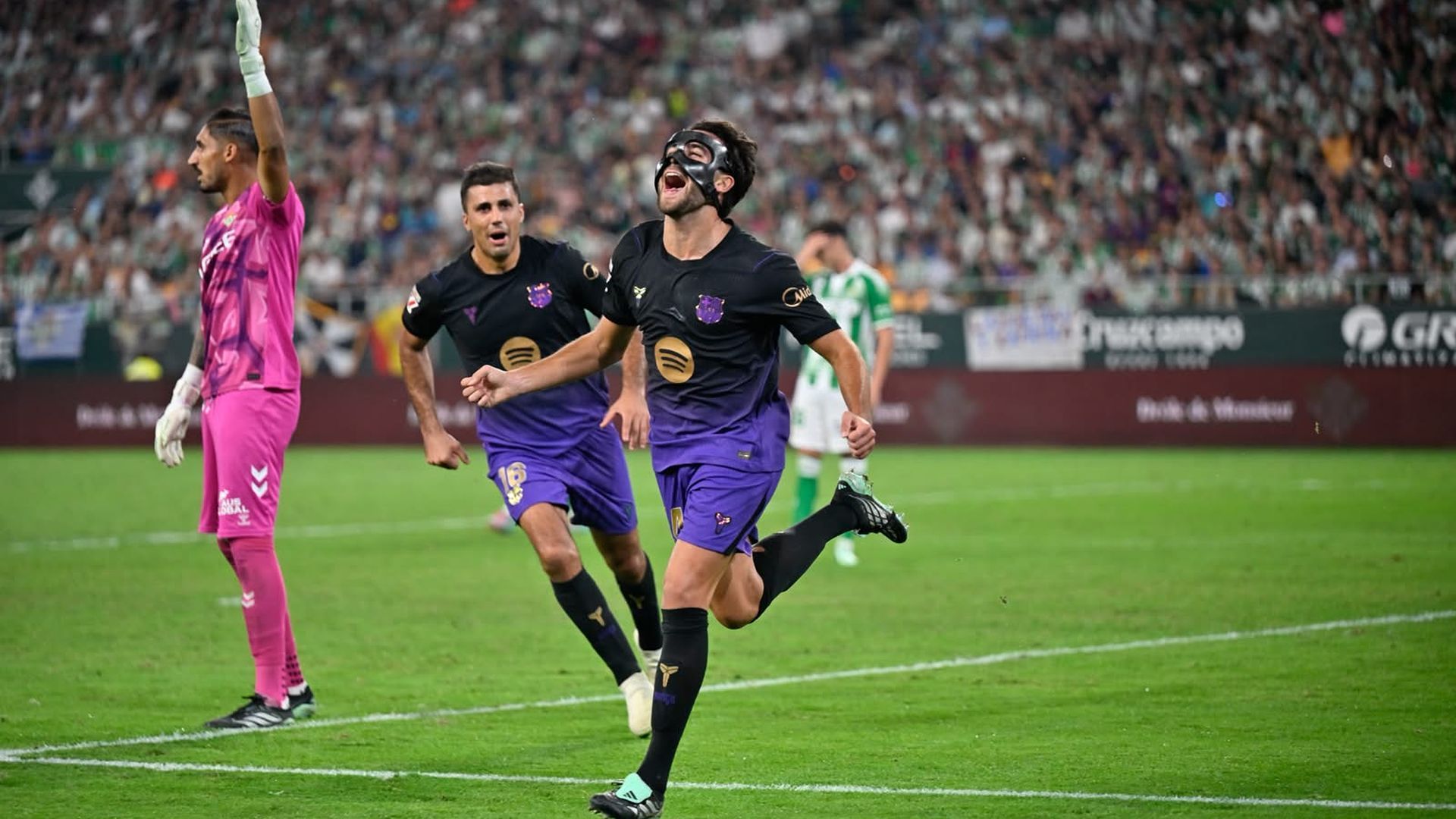 Eric García celebra su gol en el Betis-Barcelona