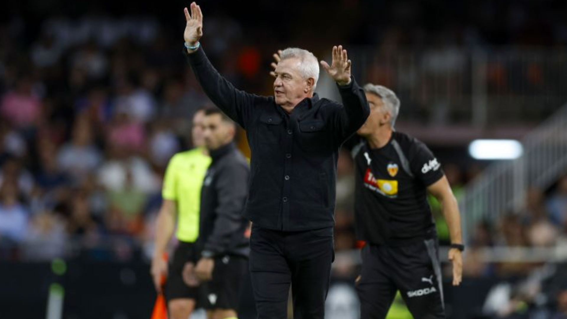 Javier Aguirre ante el Athletic en Mestalla