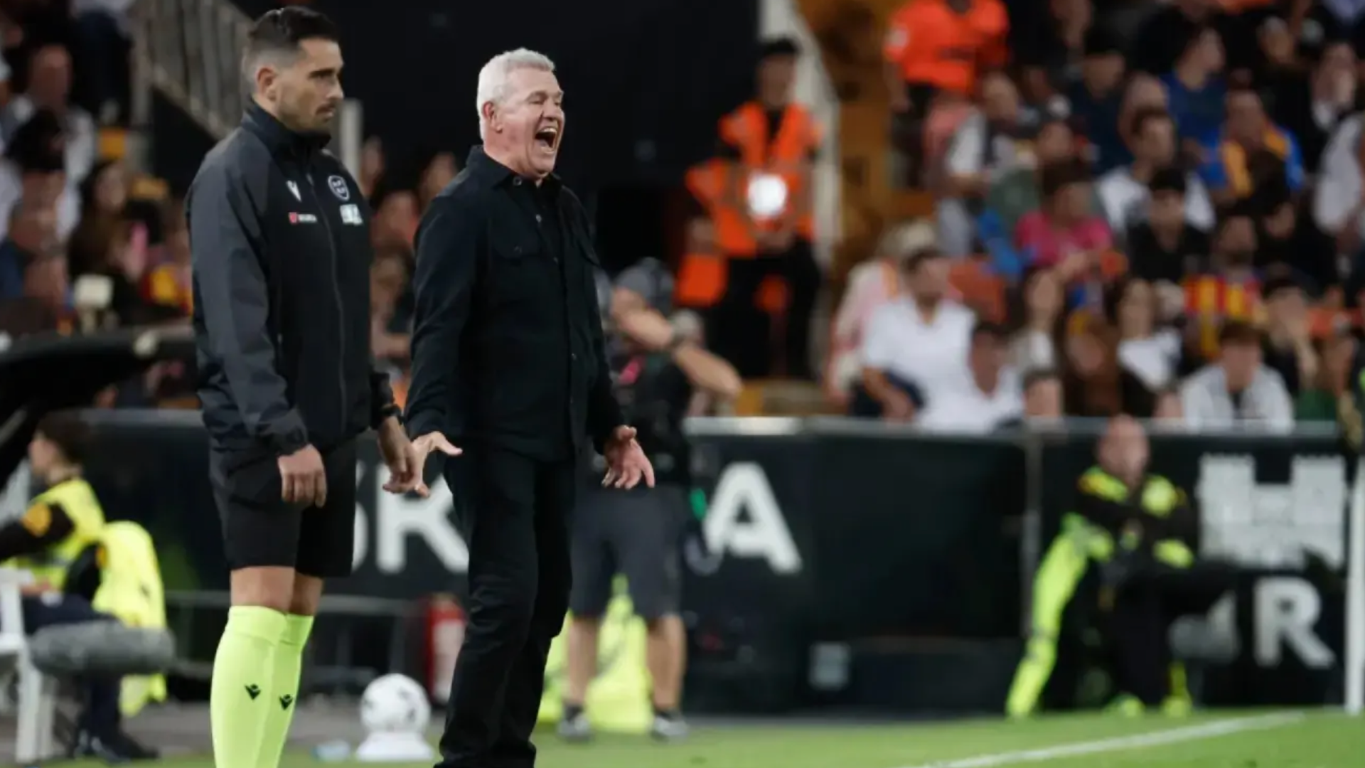 Aguirre grita en Mestalla
