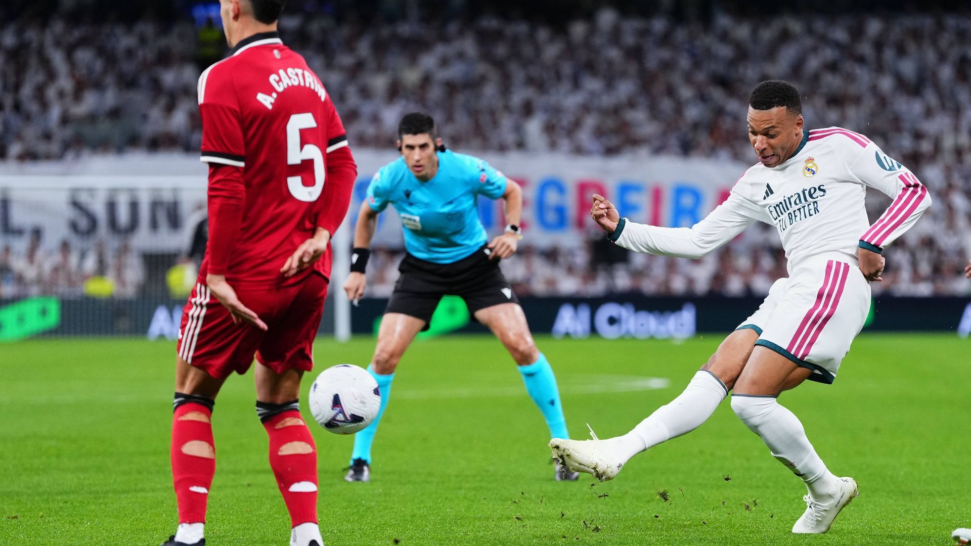 Busquets Ferrer, Mbappé y Castrín, en el Real Madrid-Sevilla Busquets Ferrer, Mbappé y Castrín, en el Real Madrid-Sevilla