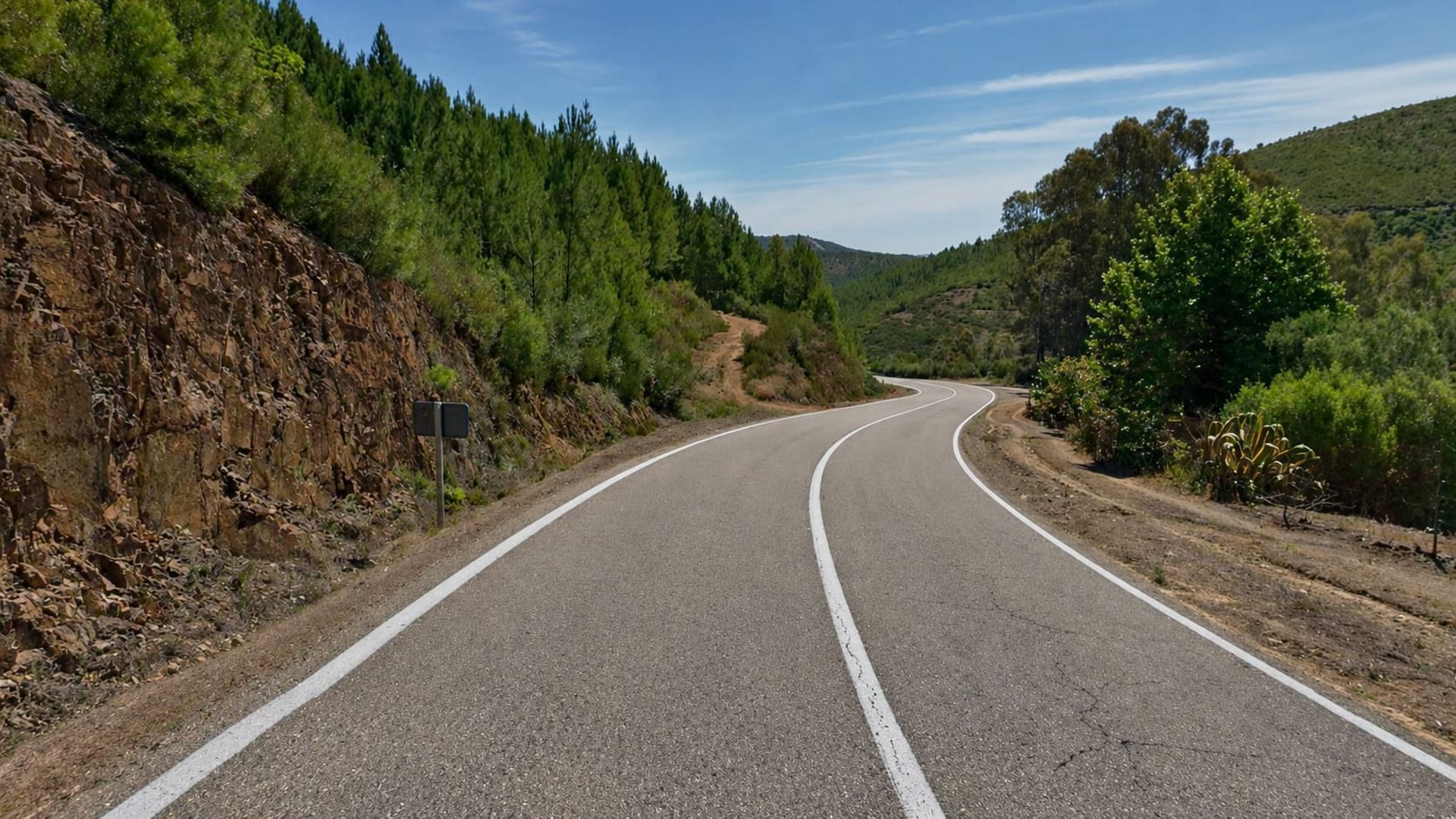 Carretera EX-204, en Las Hurdes (Extremadura)
