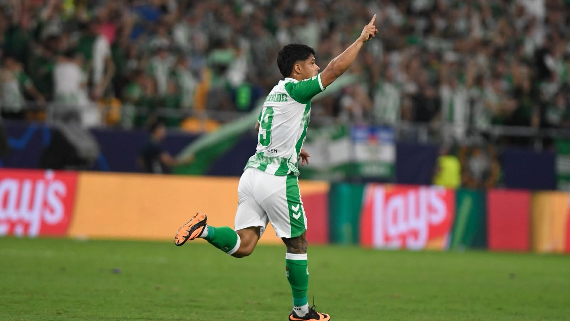 Cucho Hernández celebra su gol en el Betis - Oporto Cucho Hernández celebra su gol en el Betis - Oporto