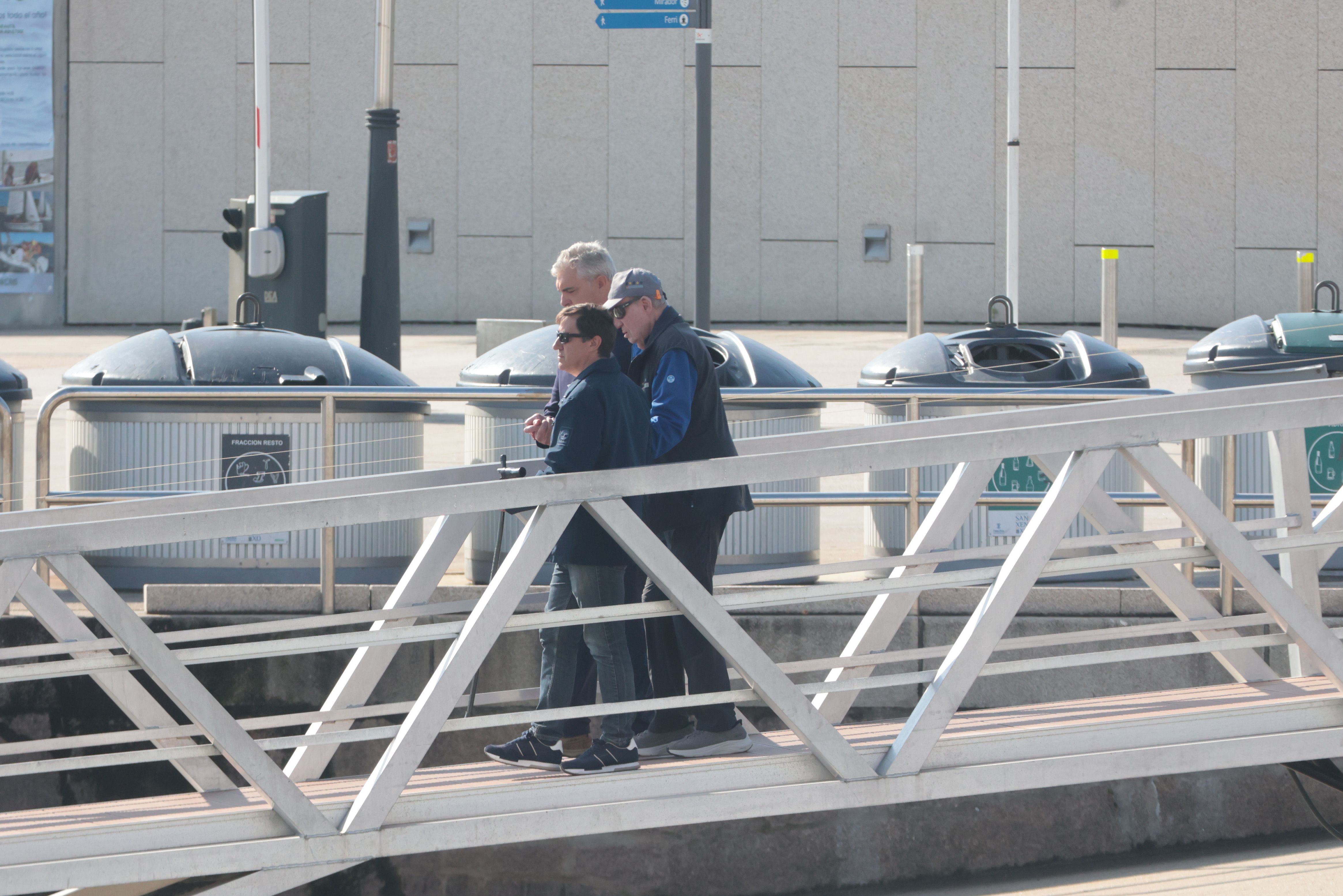 El rey Juan Carlos embarcando