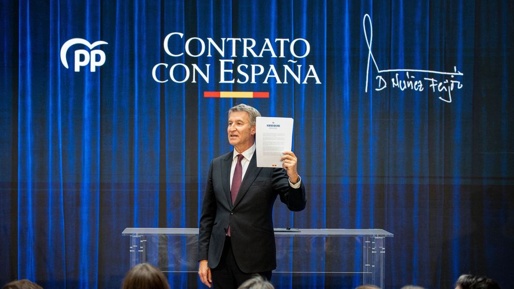 Feijóo firma su 'Contrato con España' con las principales medidas que se compromete a cumplir si gana las elecciones