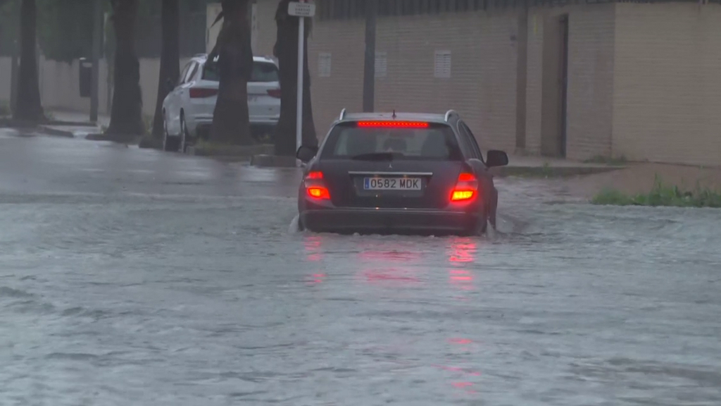 La Generalitat Valenciana envía un nuevo Es-Alert pidiendo extremar la precaución y no desplazarse por inundaciones: Alicante y Valencia, en aviso rojo
