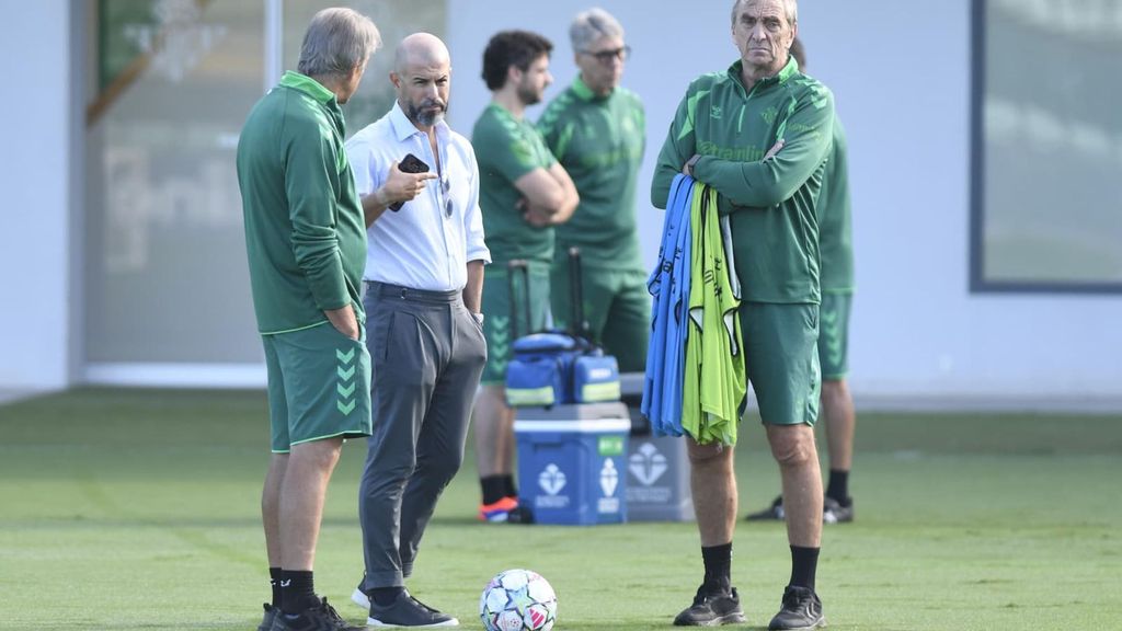 La charla de Manu Fajardo con Manuel Pellegrini tras la cita ante el Barça