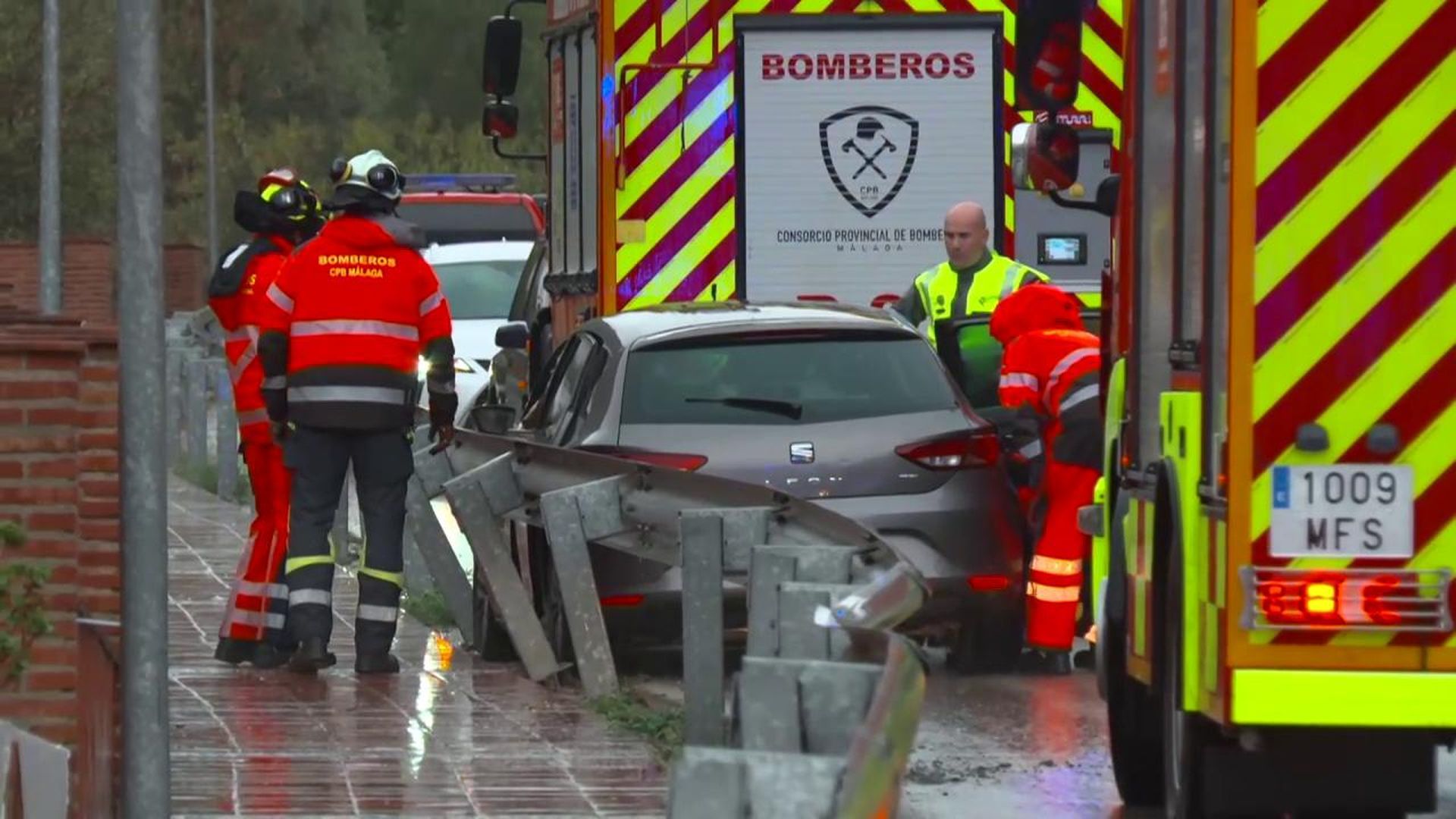 Muere un conductor al caer una roca sobre su coche en Benaoján y tres ocupantes resultan heridos