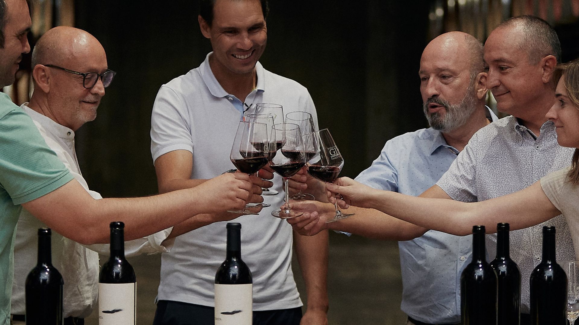 Rafa Nadal brinda con su vino El Tenista y Familia Gil