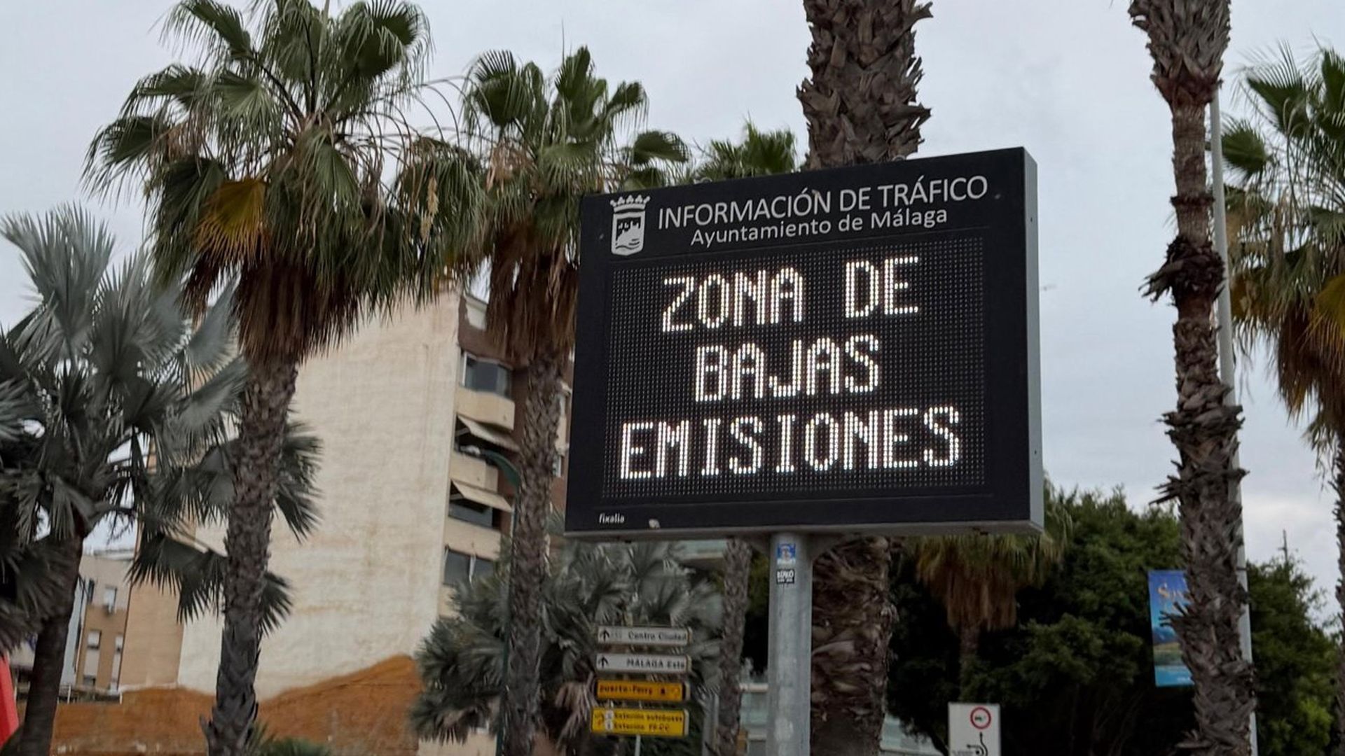 El Ayuntamiento devolverá millones de euros en sanciones de la ZBE y anula las pendientes tras ser declarada discriminatoria por el TSJA El Ayuntamiento devolverá millones de euros en sanciones de la ZBE y anula las pendientes tras ser declarada discriminatoria por el TSJA