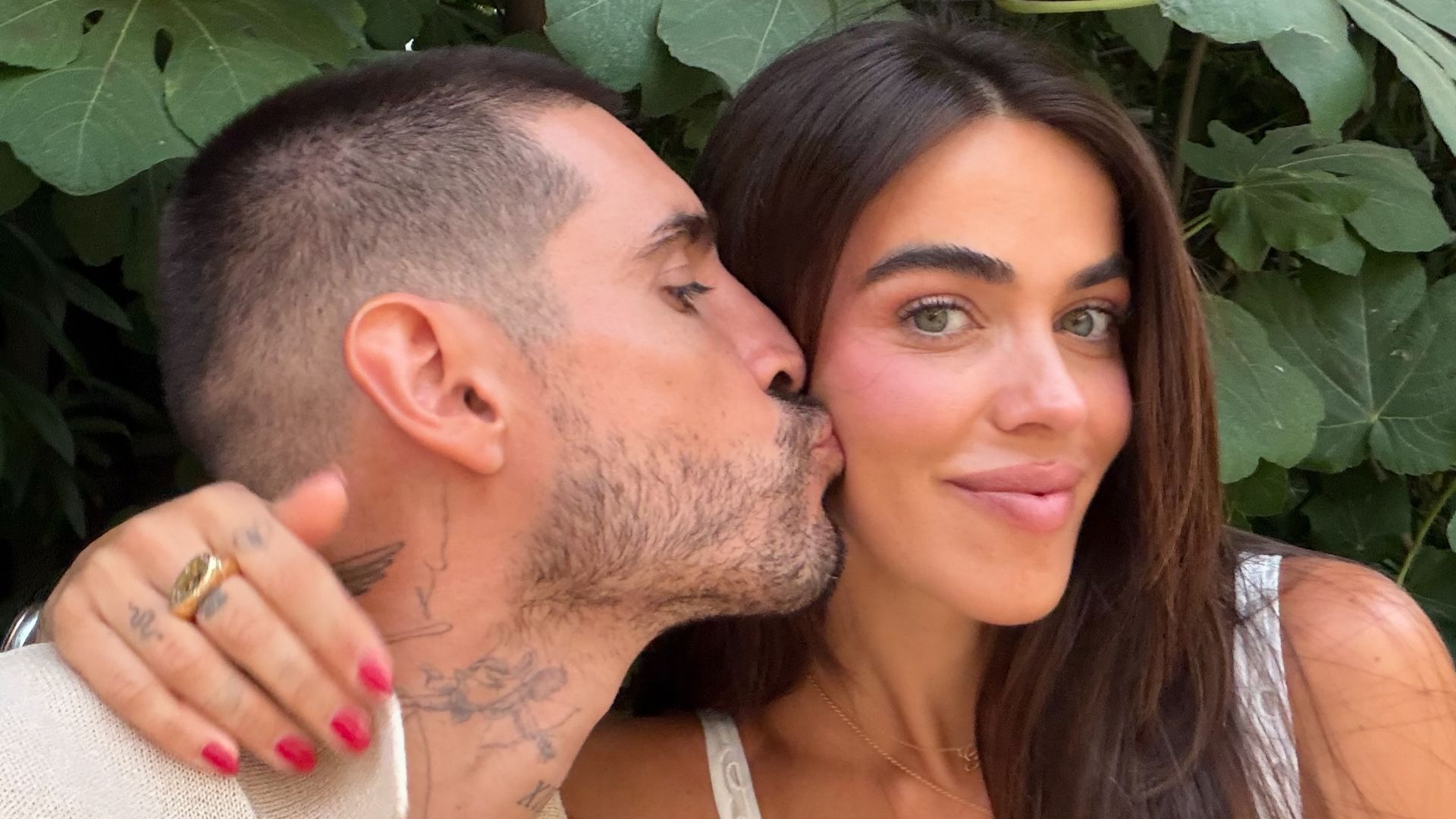 Fabio Colloricchio le escribe una canción a Violeta Mangriñán y responde a las críticas sobre su relación Fabio Colloricchio le escribe una canción a Violeta Mangriñán y responde a las críticas sobre su relación