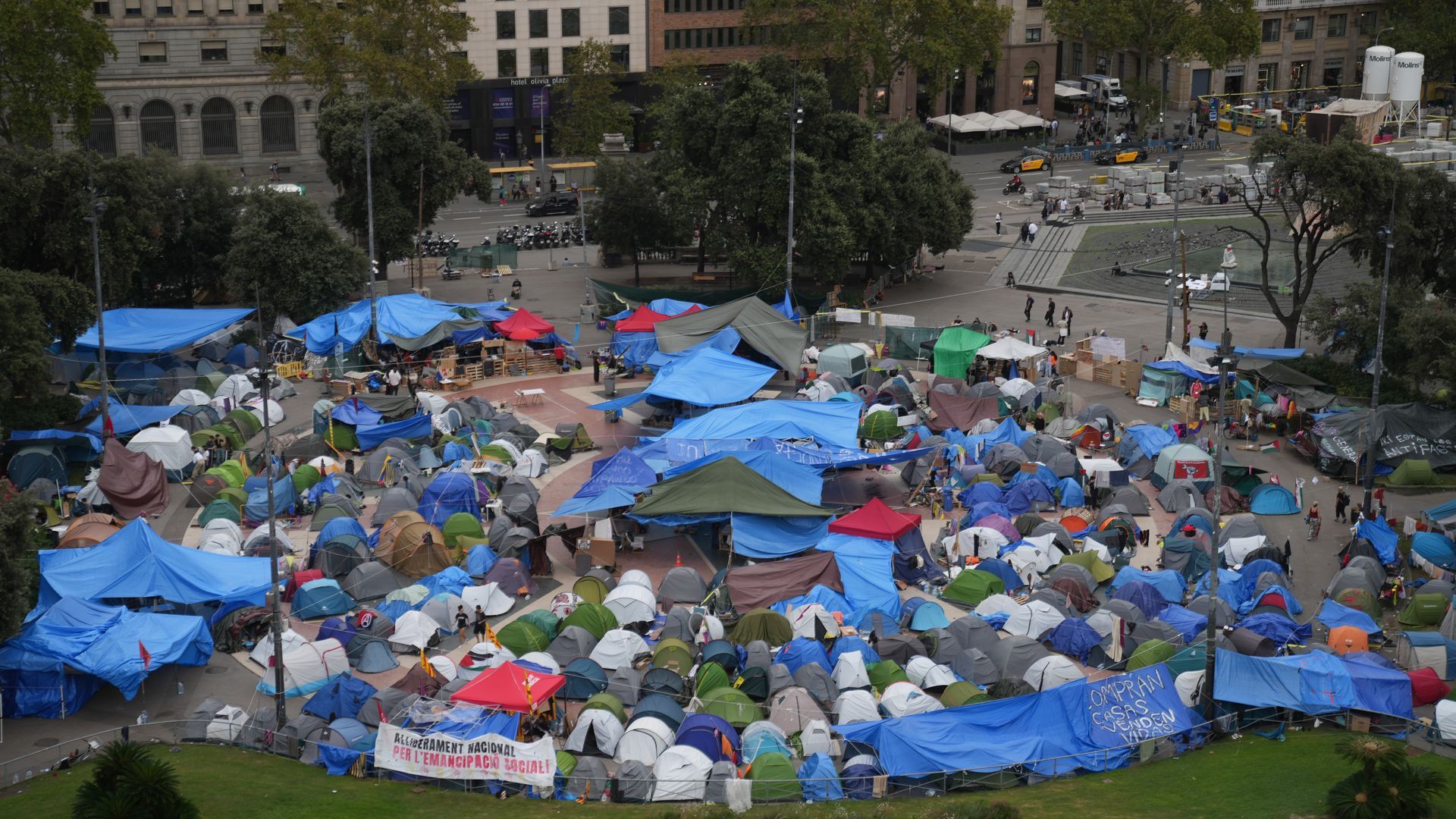 Imagen de la acampada por la vivienda en Barcelona Imagen de la acampada por la vivienda en Barcelona