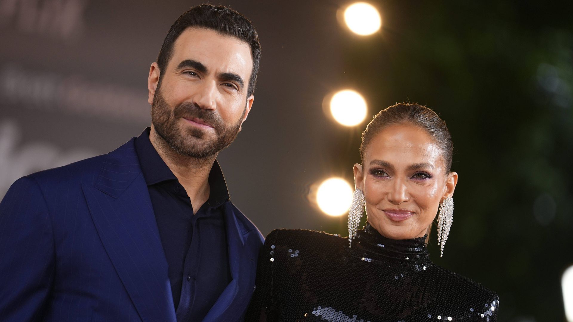 Jennifer Lopez y Brett Goldstein Jennifer Lopez y Brett Goldstein