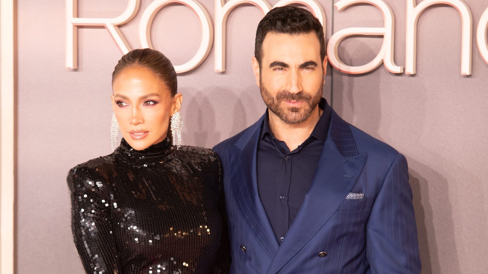 Jennifer Lopez y Brett Goldstein