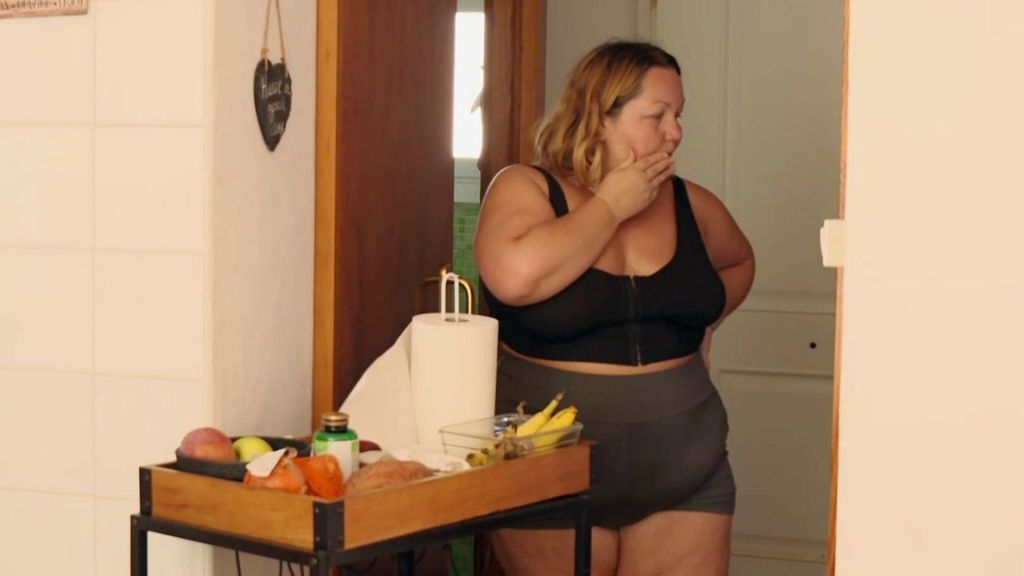 Leticia recuerda cómo el agua comenzó a rodearla dentro de casa en Els Poblets: "Mi cama que era lo más alto, y se fue flotando"