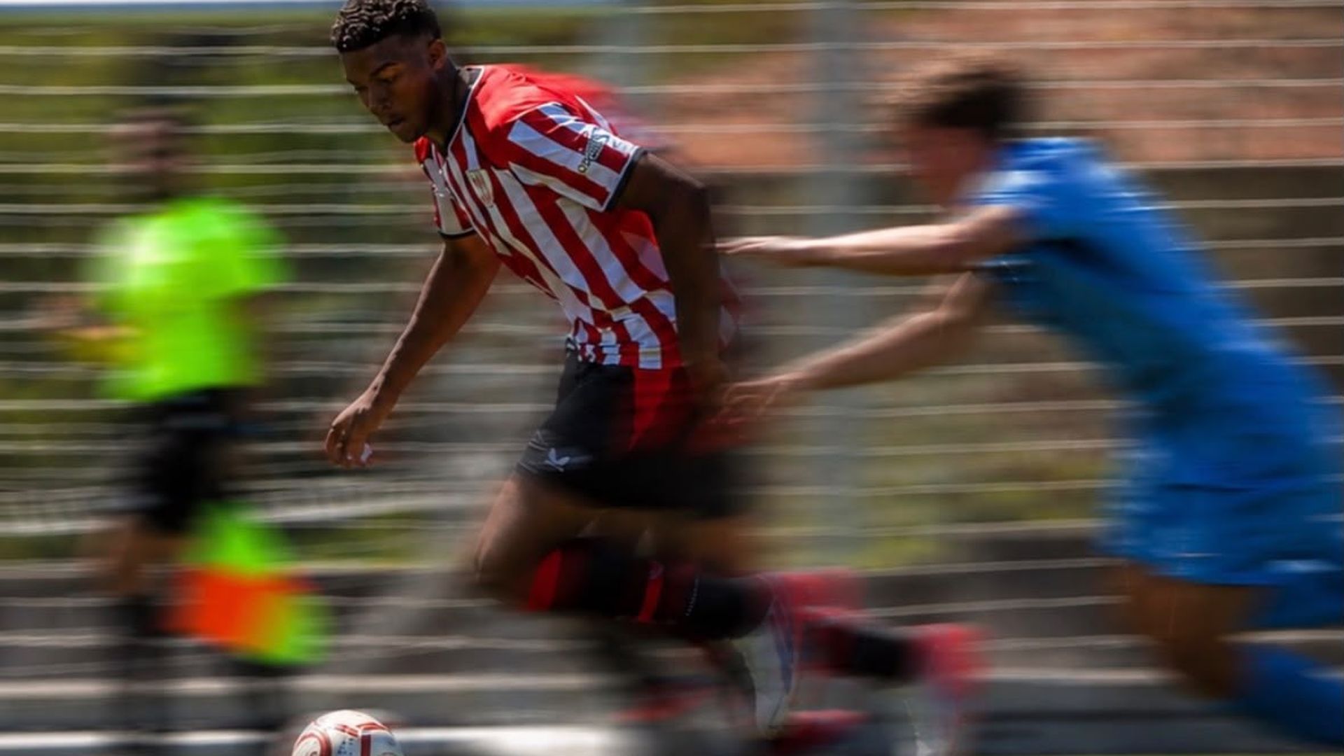 Álex Esnaola como rojiblanco