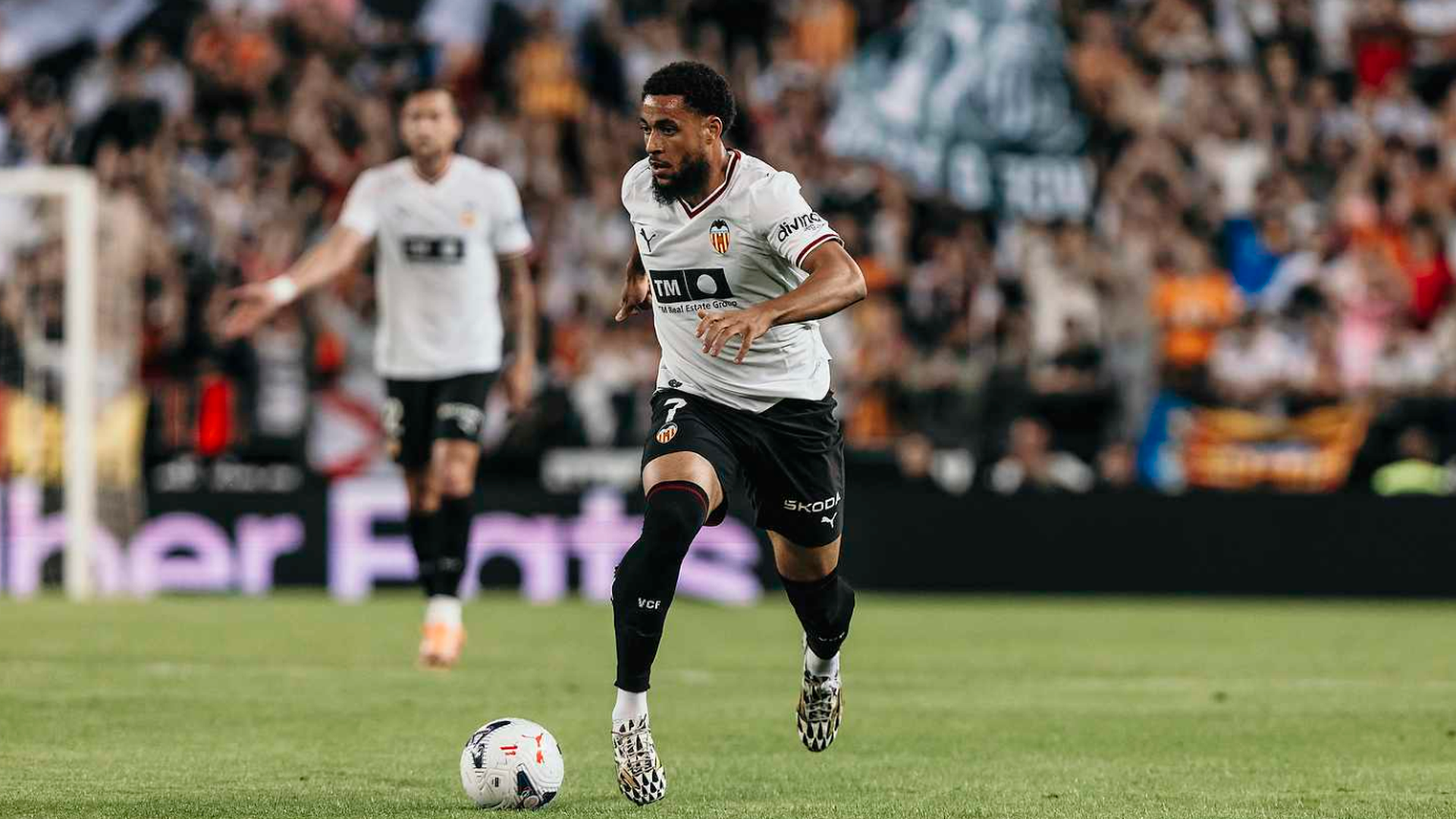 Danjuma ante el Athletic en Mestalla