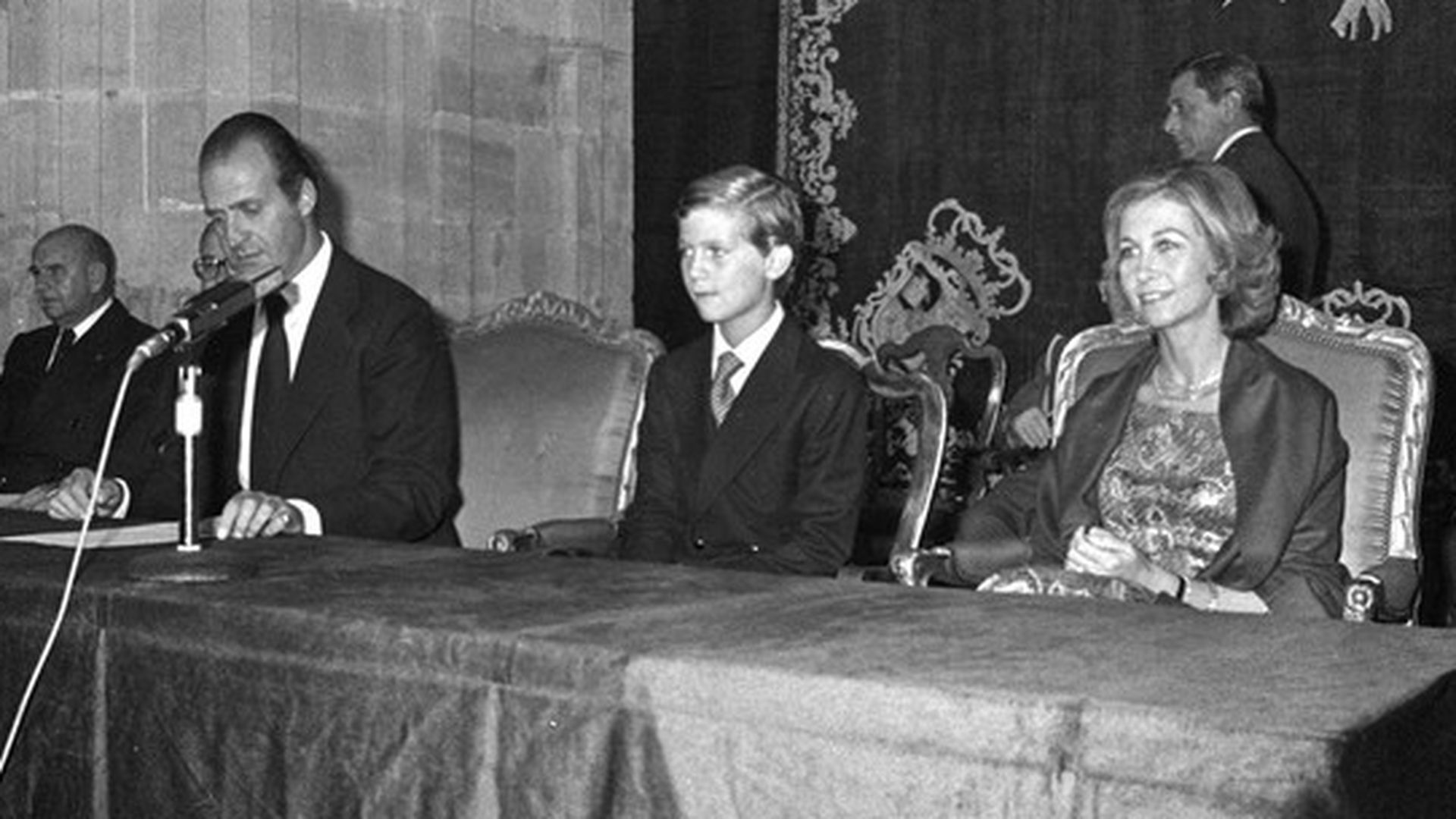 El actual rey Felipe al crear la Fundación de los Premios Príncipe de Asturias
