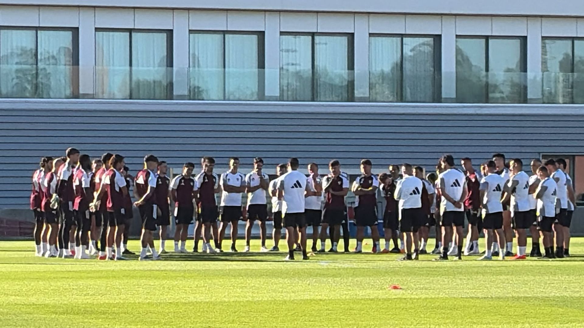 El Sevilla vuelve a entrenar tras el partido ante el Real Madrid
