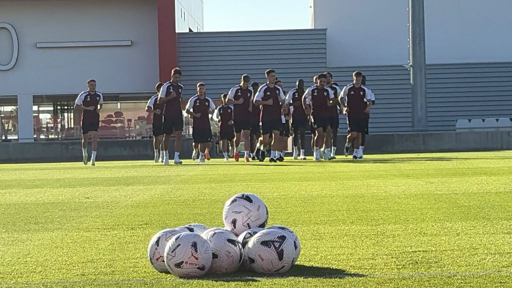 El Sevilla FC vuelve a entrenar tras la resaca del Bernabéu