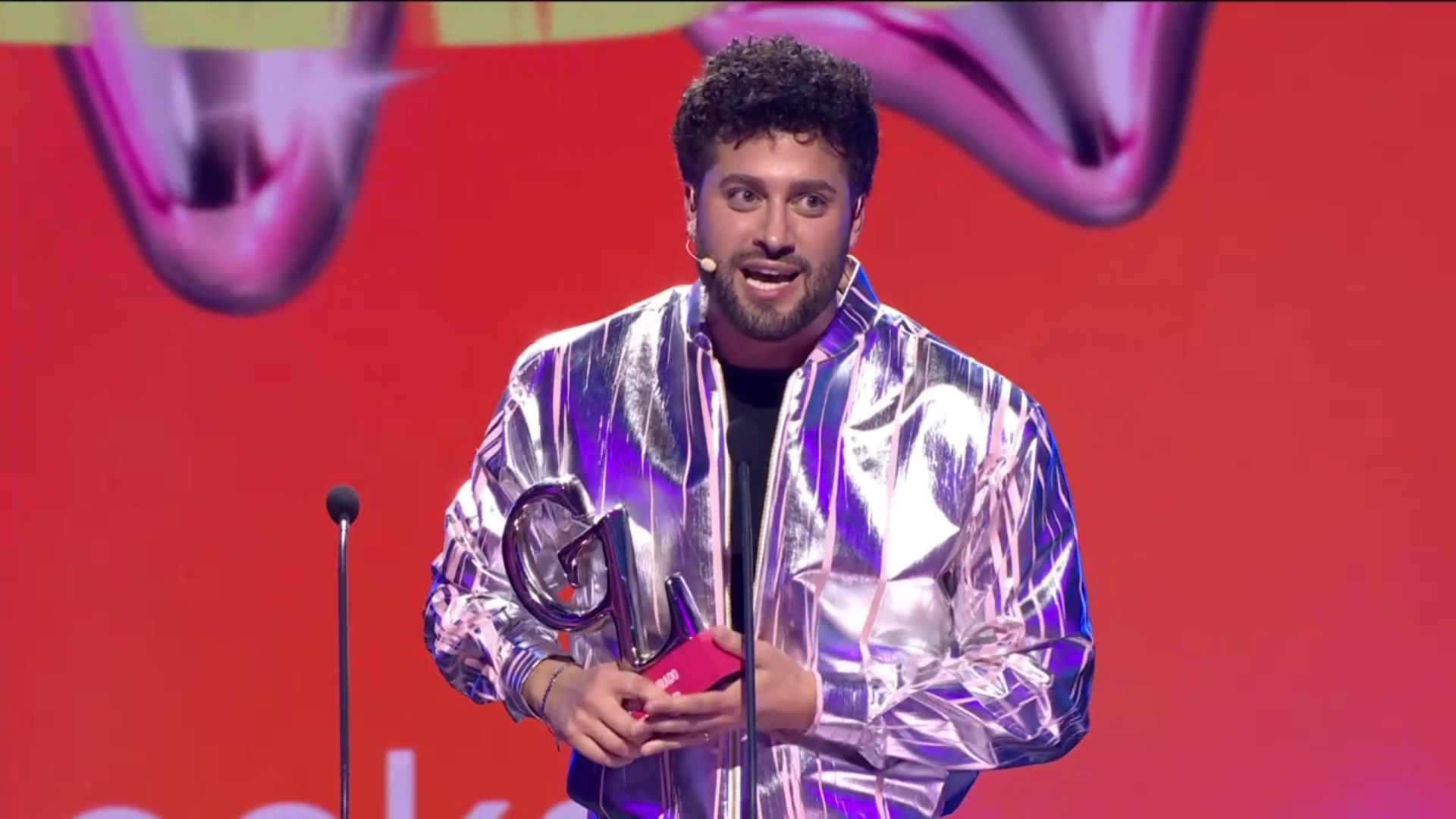 Javi Hoyos gana el ‘Premio del Jurado by Booksy’