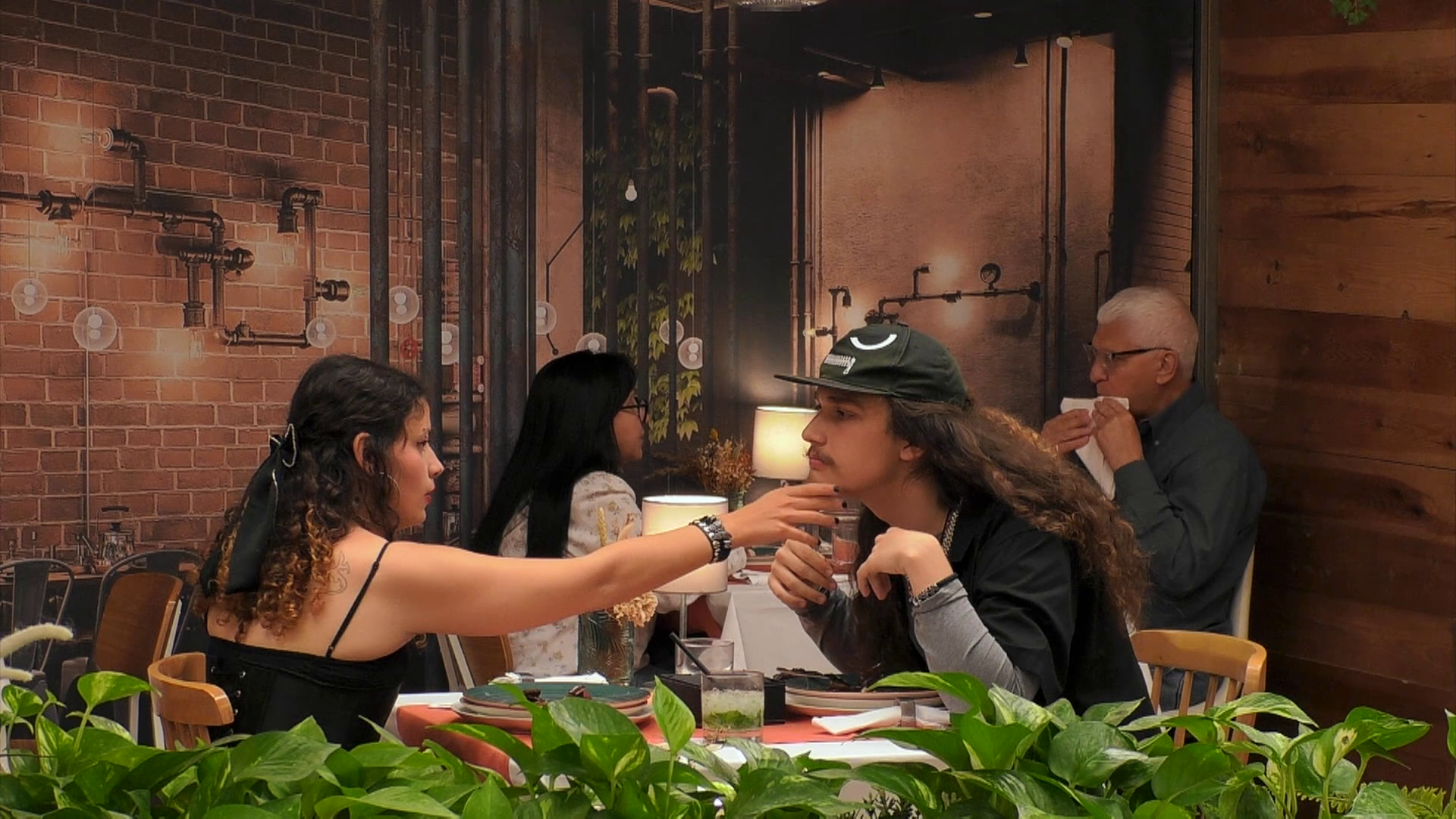 Jacob deja sin palabras a Nicole con su confesión sexual y ella le hace una propuesta: “¿Me dejas?”