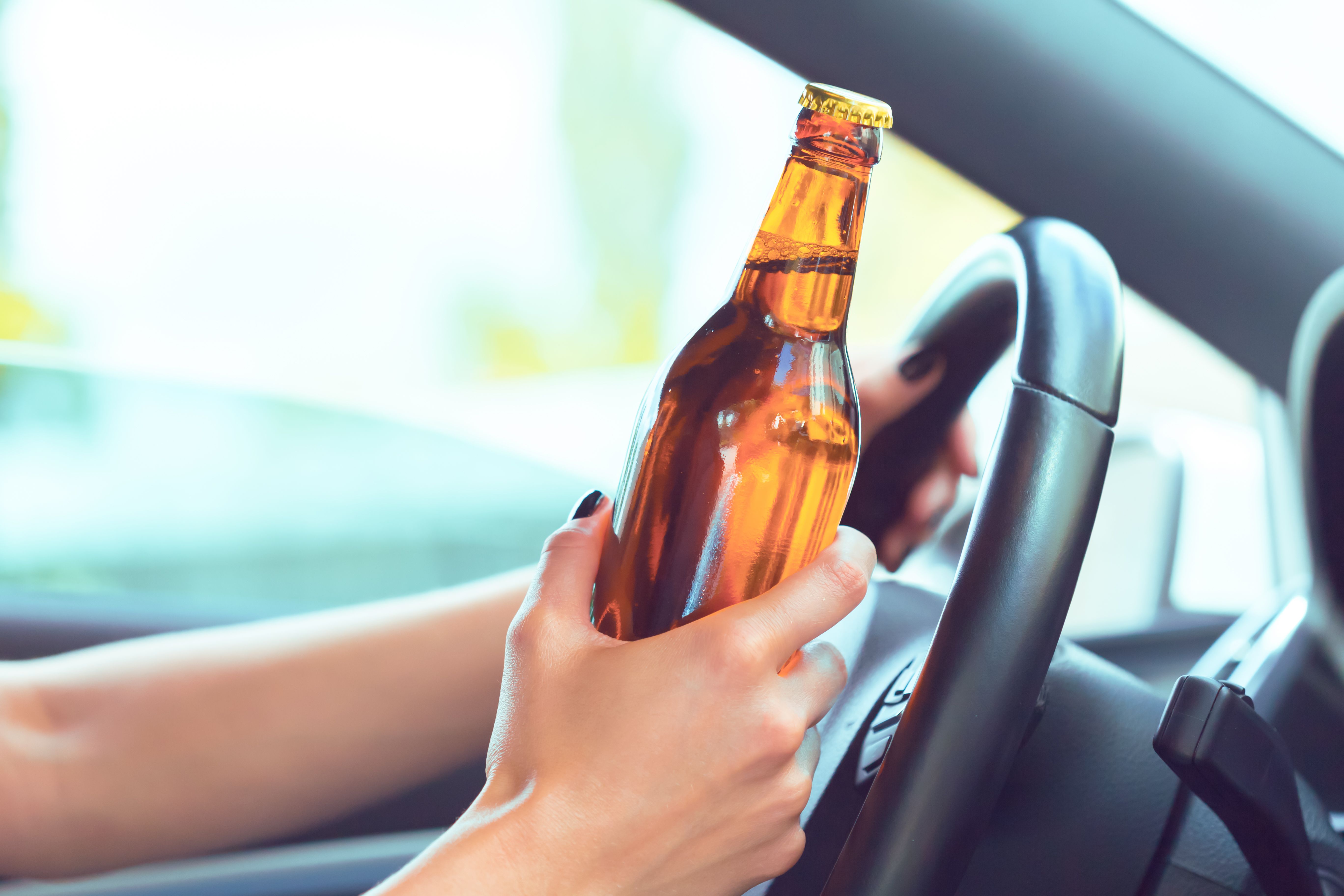 Consumir alcohol antes de conducir puede ser muy peligroso