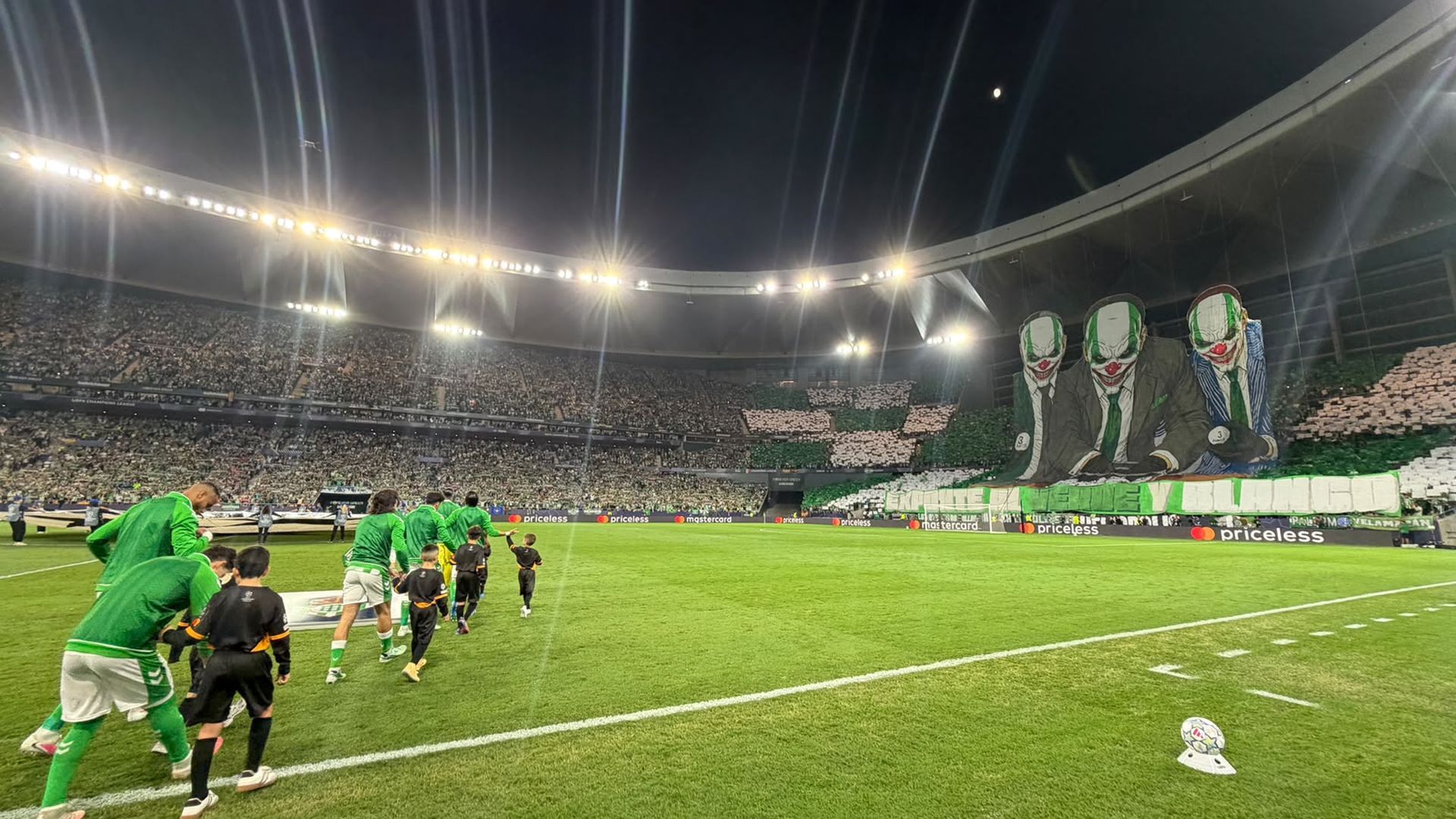 El ambiente de La Cartuja, en el Betis - Feyenoord