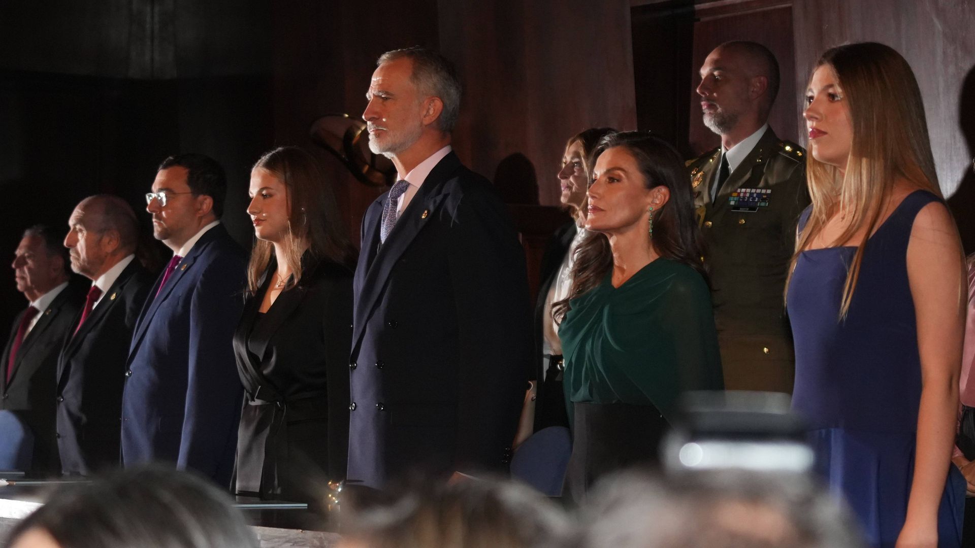 El motivo por el que el presidente asturiano ha vuelto a acercarse a Felipe y Letizia en el concierto de los Premios Princesa de Asturias