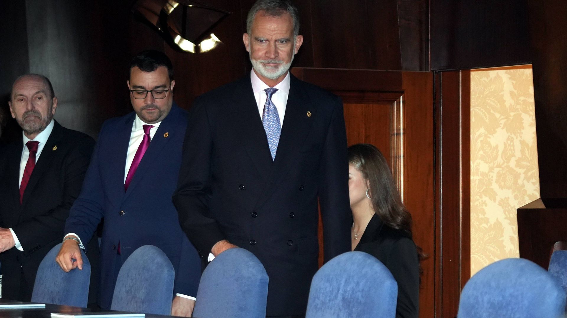 El presidente del Principado de Asturias, el socialista Adrián Barbón, ha sido una de las autoridades que ha recibido a la familia real