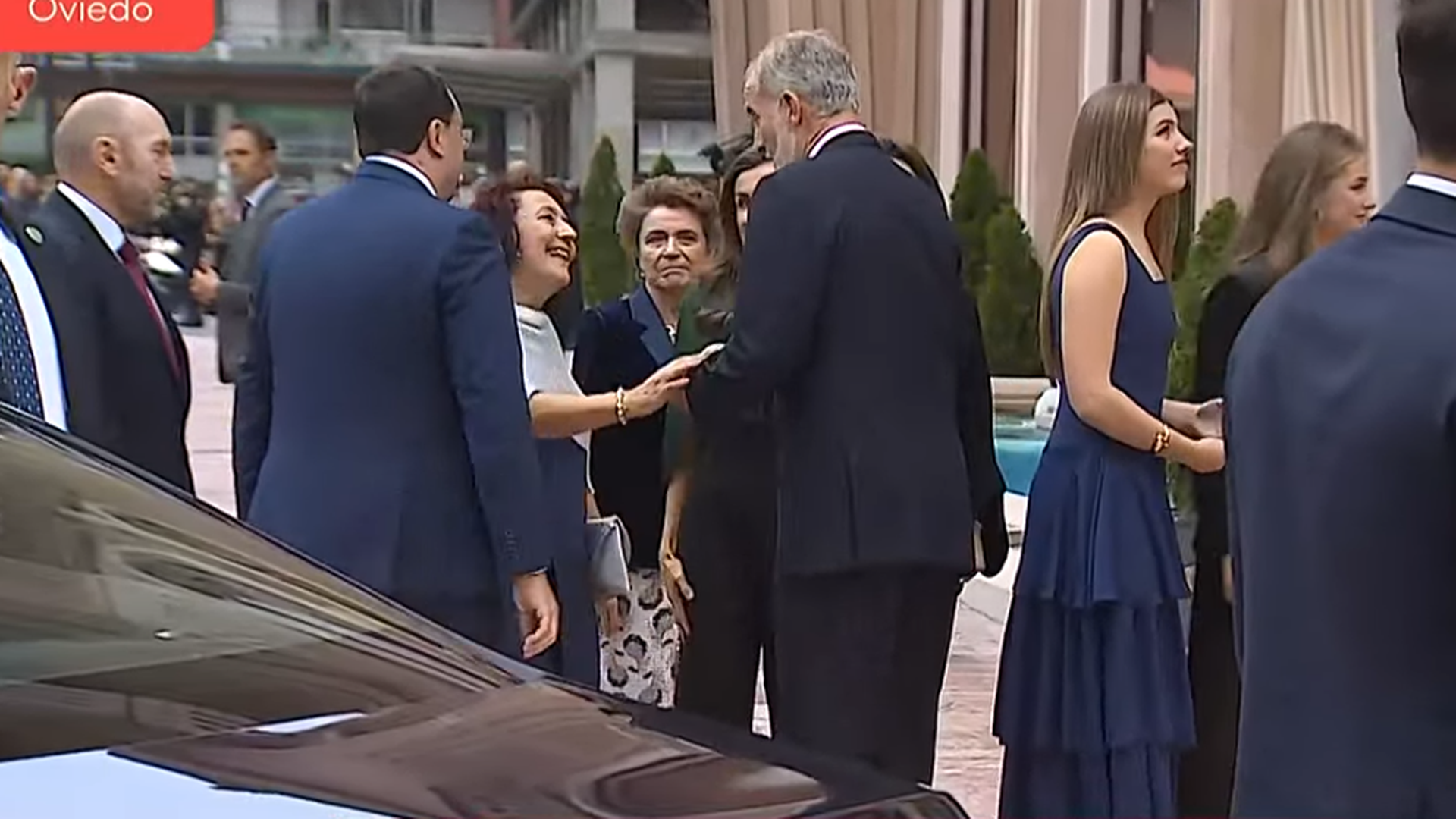 La conversación del rey Felipe VI y la reina Letizia con Cecilia Pérez, nueva delegada del Gobierno en Asturias
