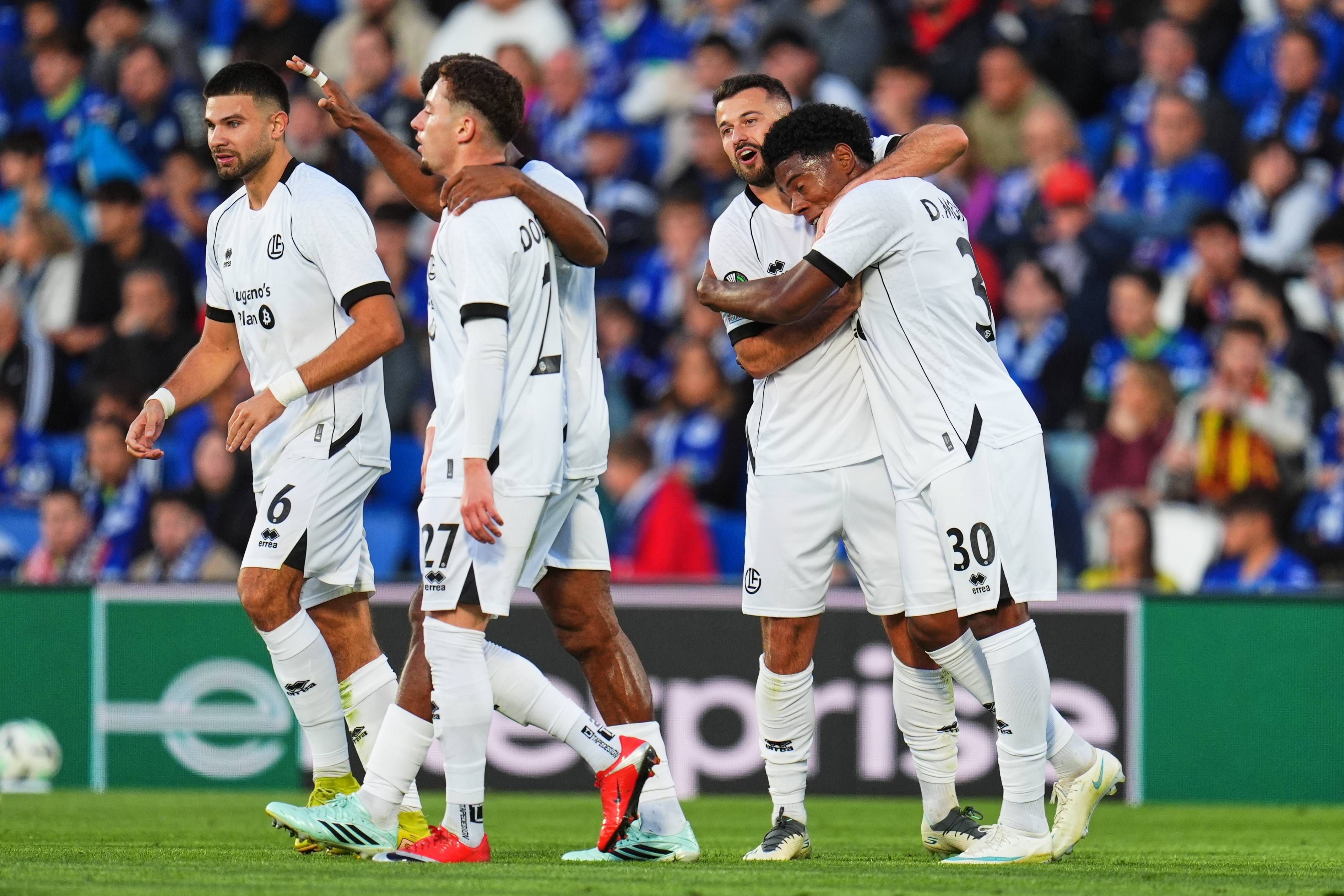 Los jugadores del Lugano celebran un gol en Getafe