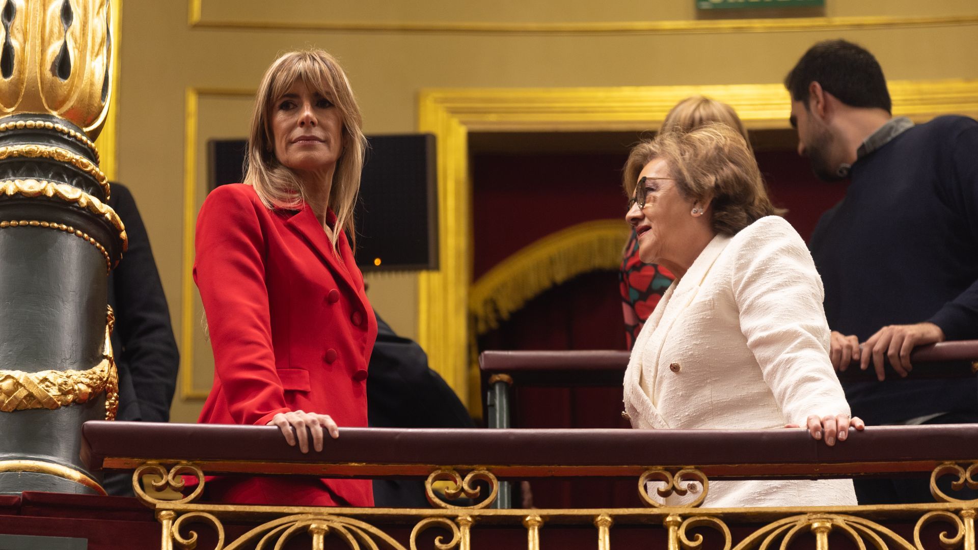 Por parte materna, los orígenes de Pedro Sánchez son murcianos, madrileños y manchegos