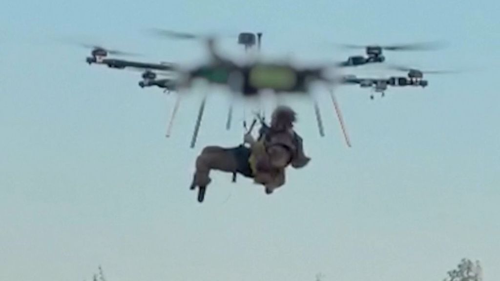 Ucrania realiza el primer rescate con un dron de un soldado herido en una zona minada