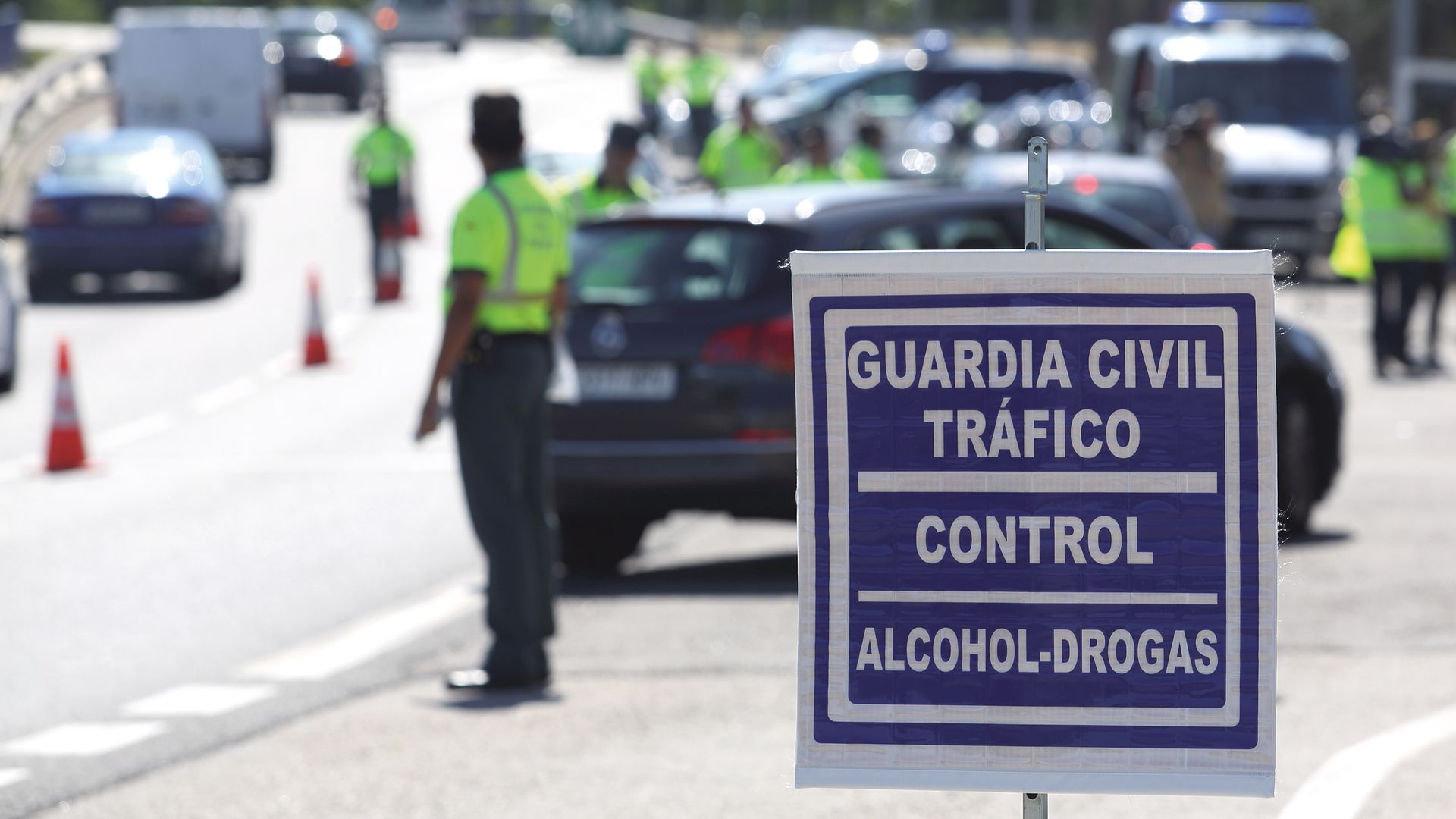 Controles de la Guardia Civil por alcohol y drogas Fuente DGT