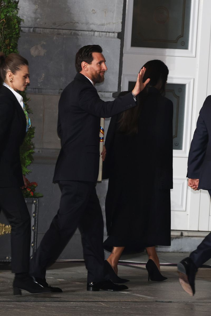 Leo Messi, retirándose de los Premios Princesa de Asturias rápidamente para poner rumbo a Estados Unidos