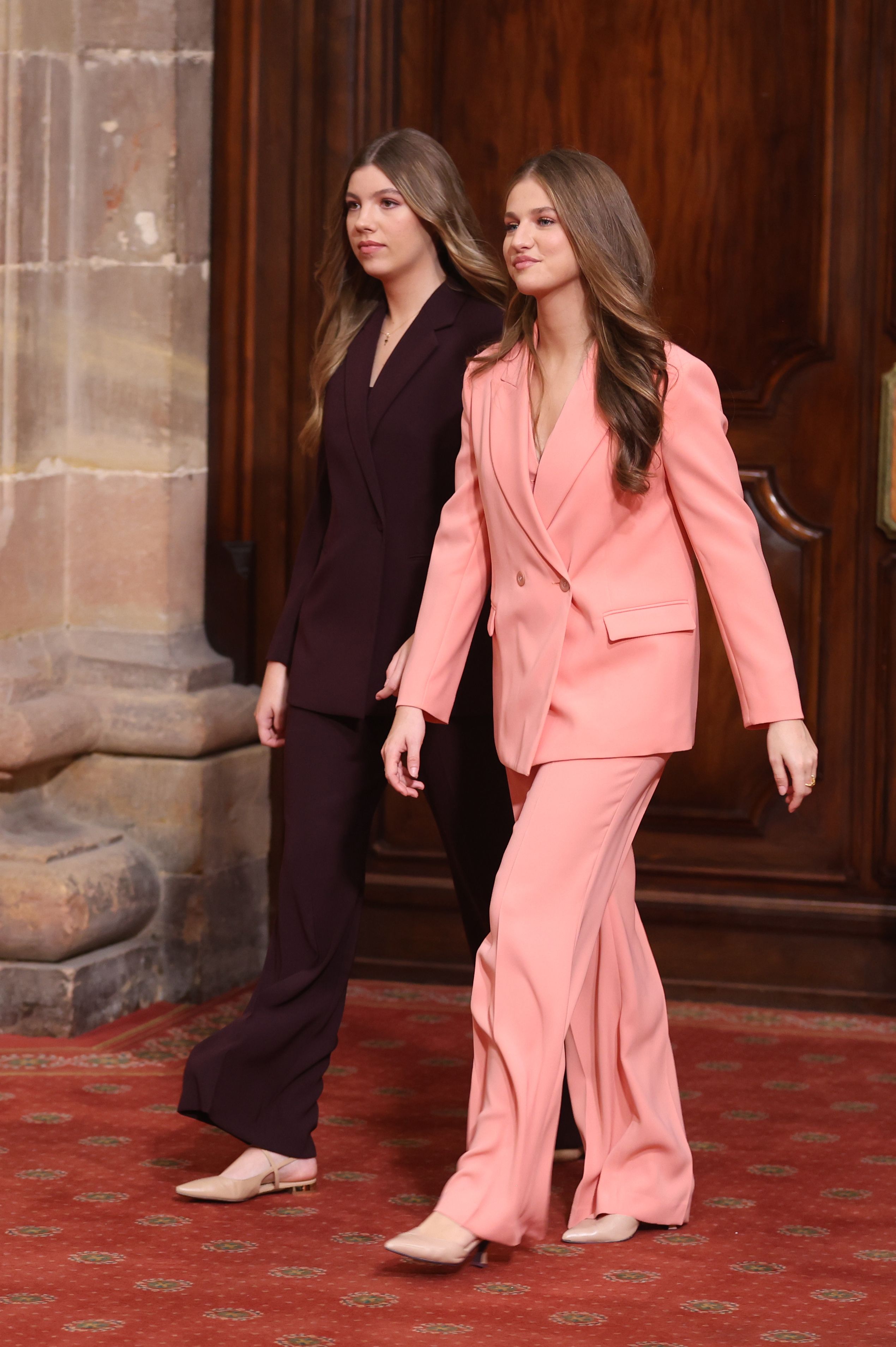 Leonor y Sofía en los actos previos a los Premios Princesa de Asturias