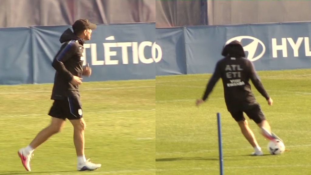 Simeone no puede parar de moverse para evitar quedarse helado en el entrenamiento del Atlético