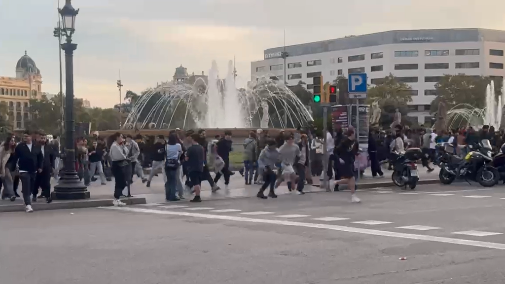 Barcelona se blinda y cierra comercios ante los disturbios tras las manifestaciones y estampidas