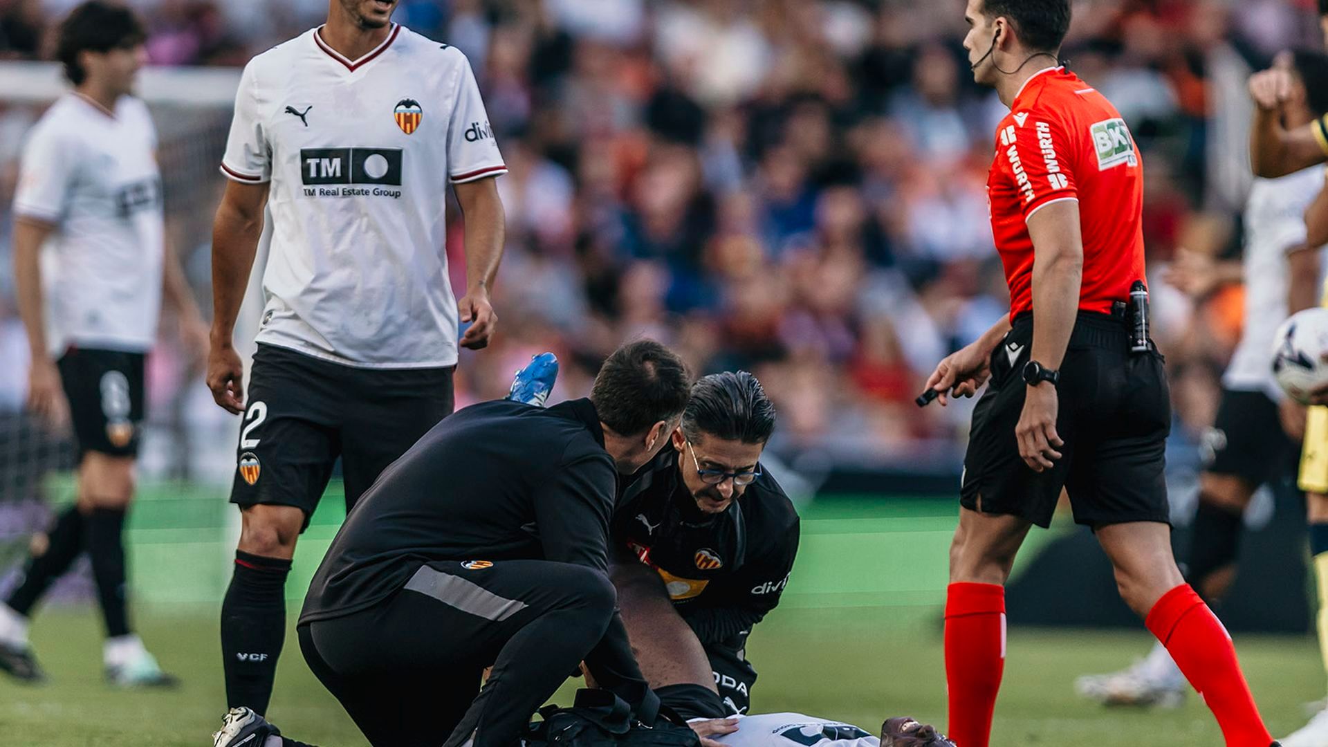 David Otorbi lesionado en Mestalla