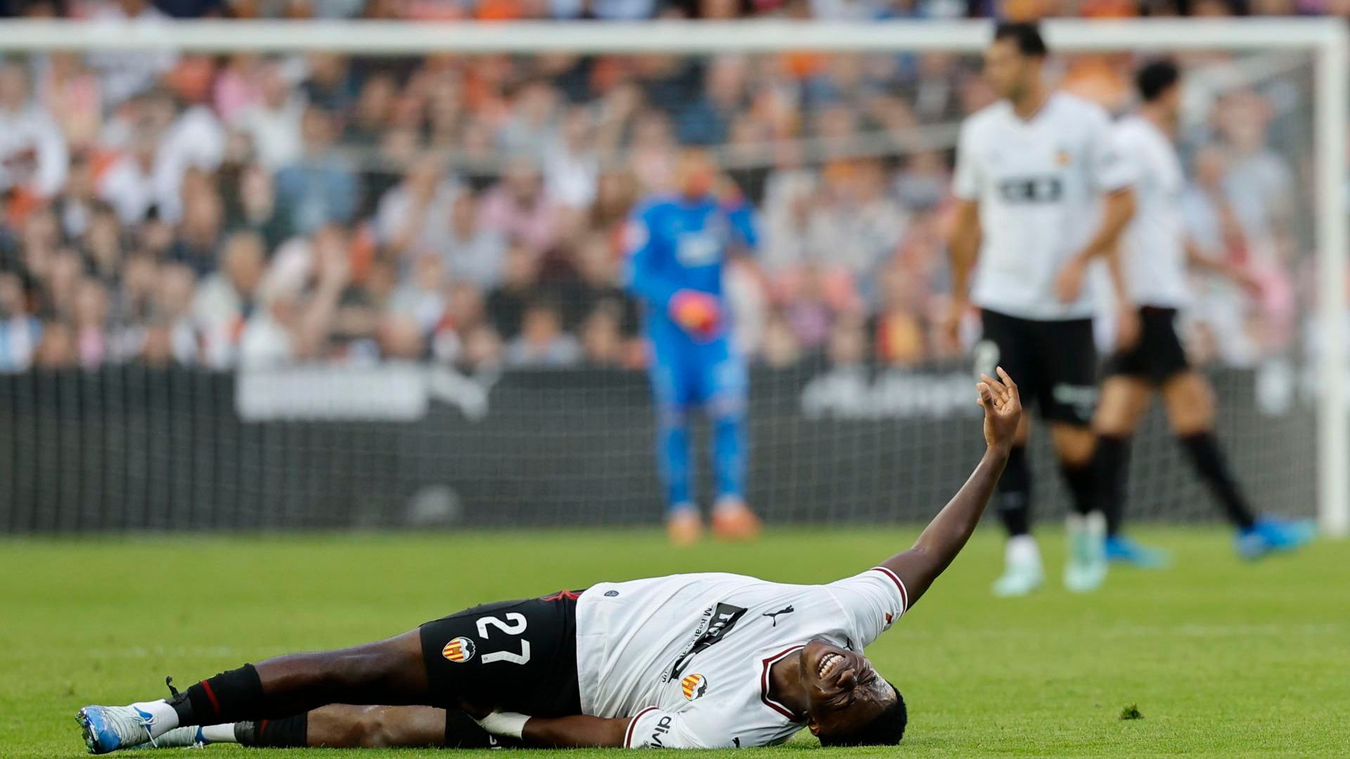 David Otorbi lesionado en Mestalla