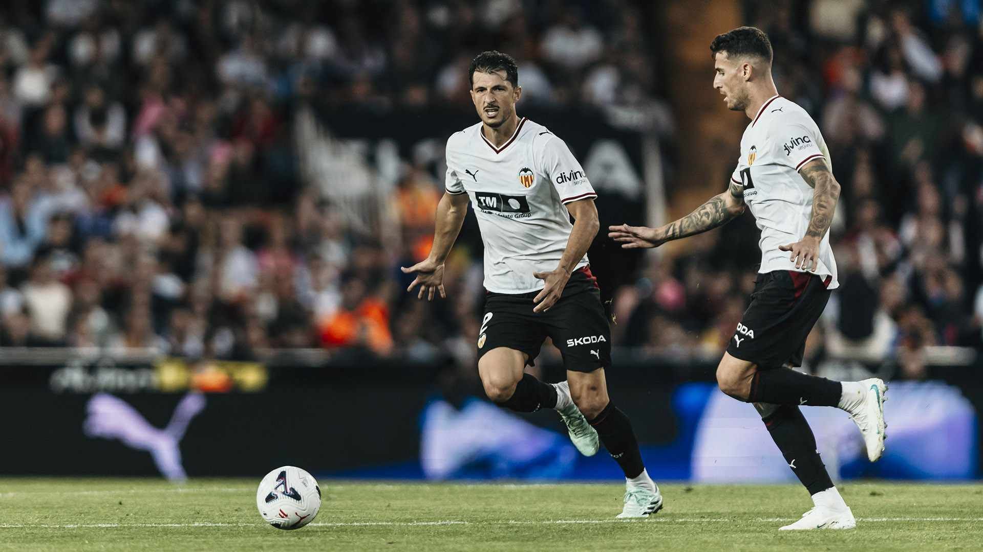 Guido Rodríguez ante el Villarreal Guido Rodríguez ante el Villarreal