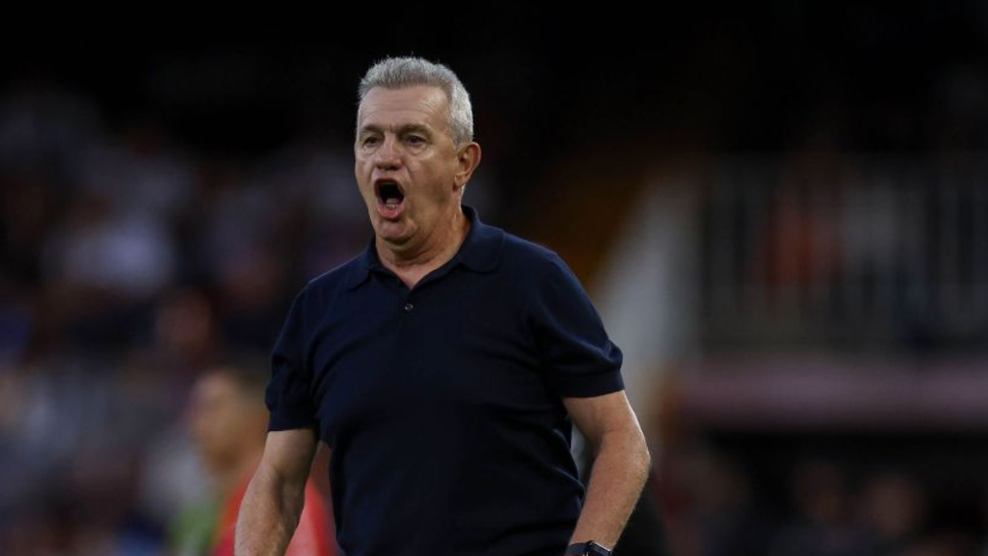 Javier Aguirre grita en Mestalla