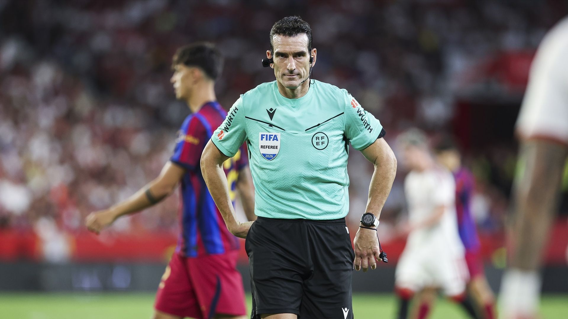 Juan Martínez Munuera, en el Sevilla - Barcelona