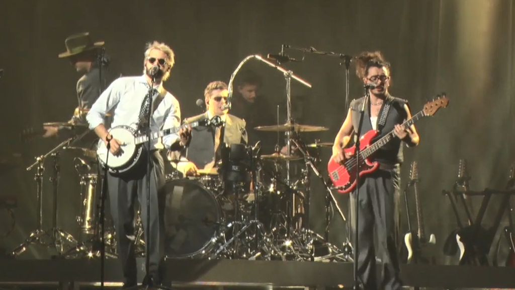 Morat convierte el Roig Arena en una fiesta ante 16.000 personas