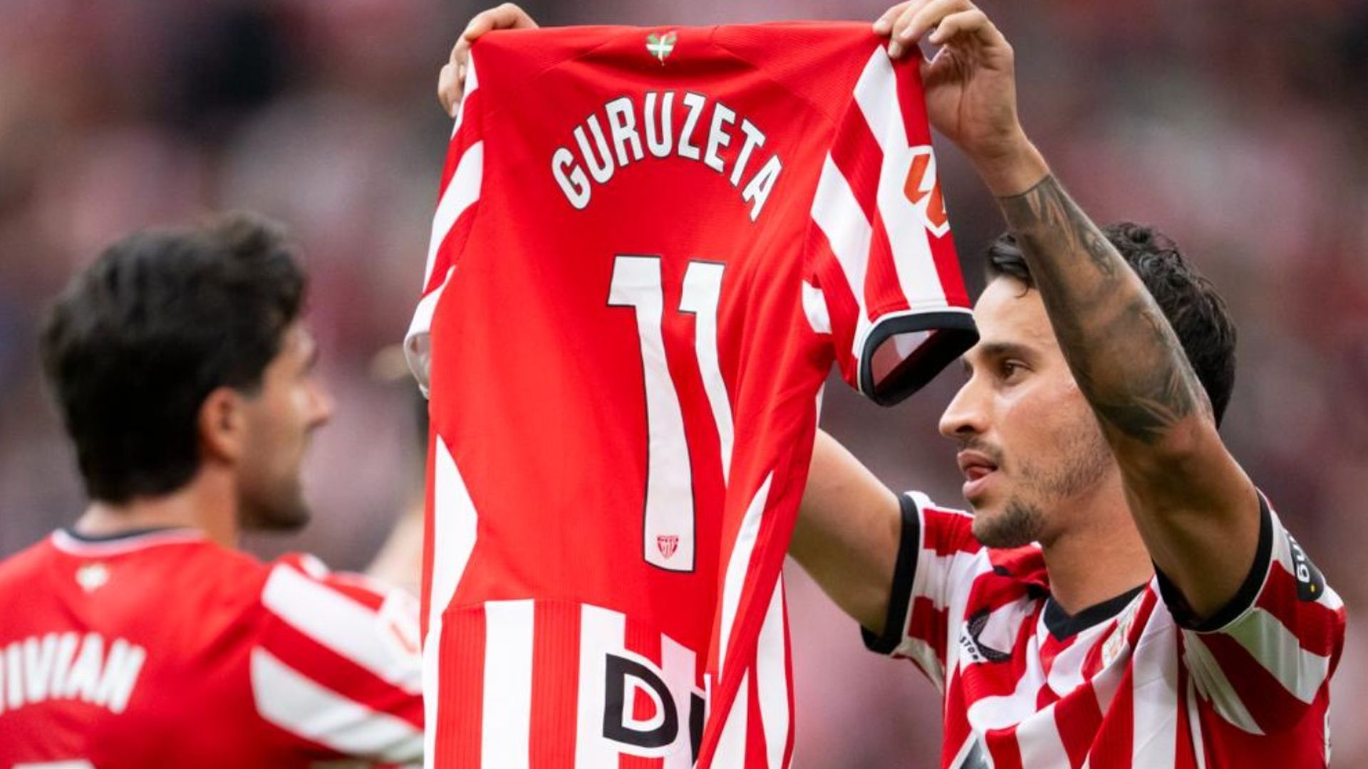Álex Berenguer homenajea a Guruzeta tras su gol al Getafe