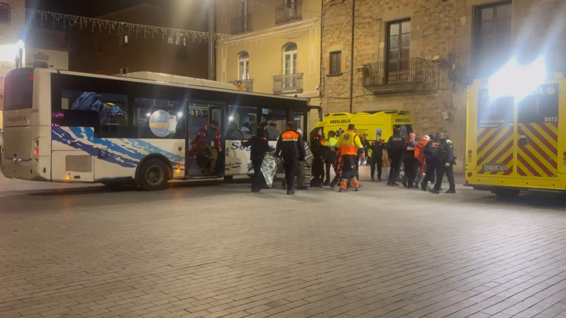 Algunos heridos, entre ellos tres niños, llegan al centro habilitado en Sant Celoni