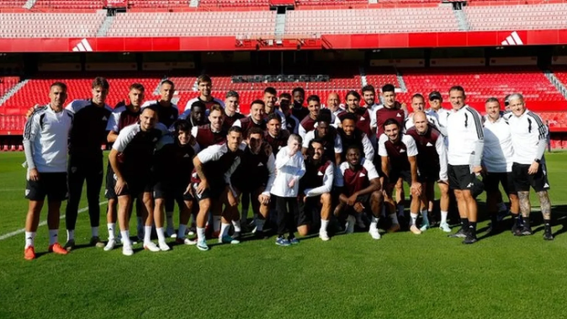 Leo ha estado presente en el entrenamiento del Sevilla FC