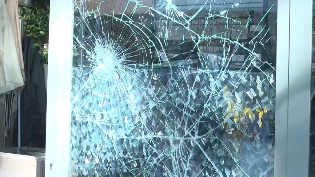 Los comercios, destrozados por la protesta violenta en Barcelona: una estudiante asegura que "solo querían liarla" y que "no eran de la ciudad"